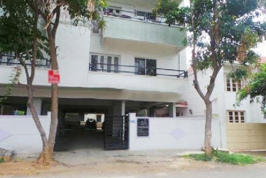 3 bhk semi-furnished flat for rent in nandi royal ,hbr layout, hennur main road